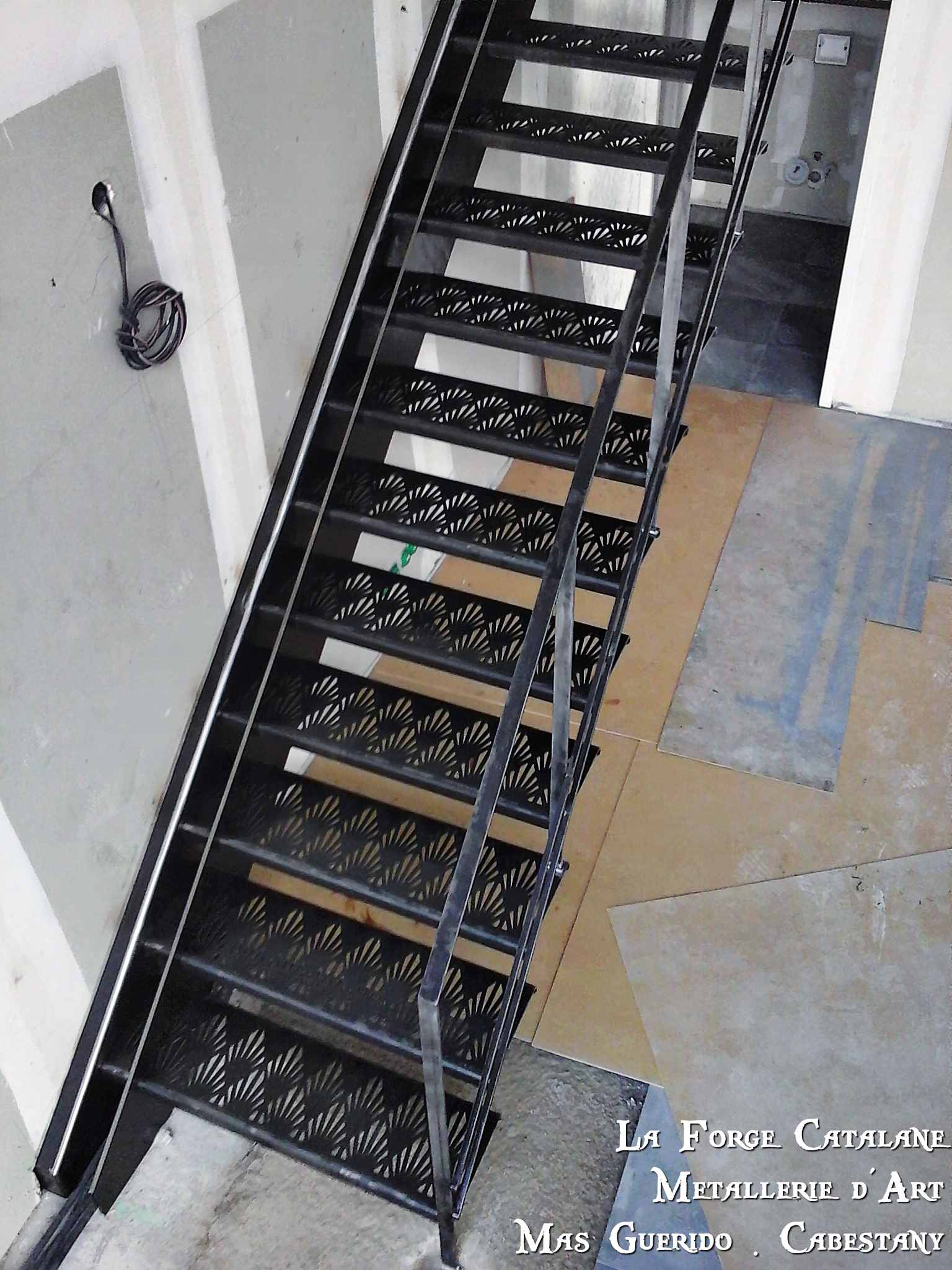 escalier avec decoupe laser sur les marches forge catalane 5.jpg